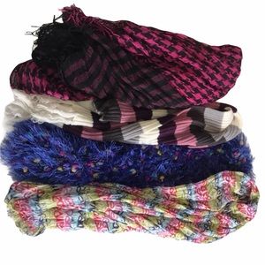 (4) scarf bundle Miley Cyrus, rampage